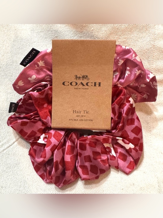 Coach Accessories - Coach CBO70 Silk-Blend Country Club Floral Print Hair Ties Pack (Pink/Red) - NWT